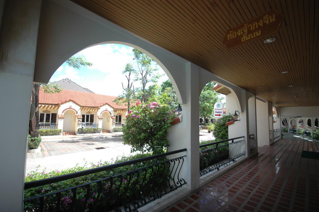 Lopburi Inn Resort Esterno foto
