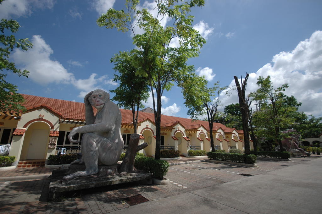 Lopburi Inn Resort Esterno foto